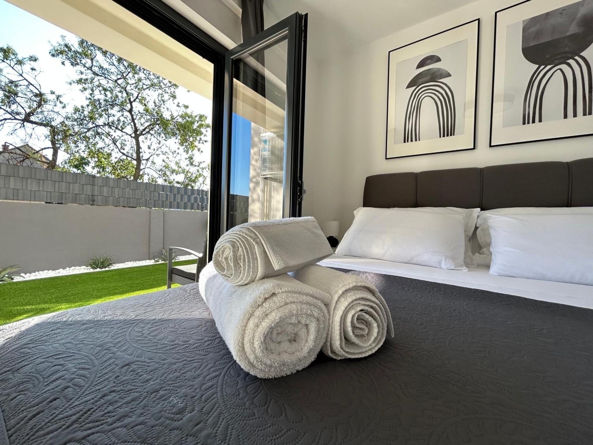 Apartment Oris, Private Parking, Garden Zadar Zewnętrze zdjęcie